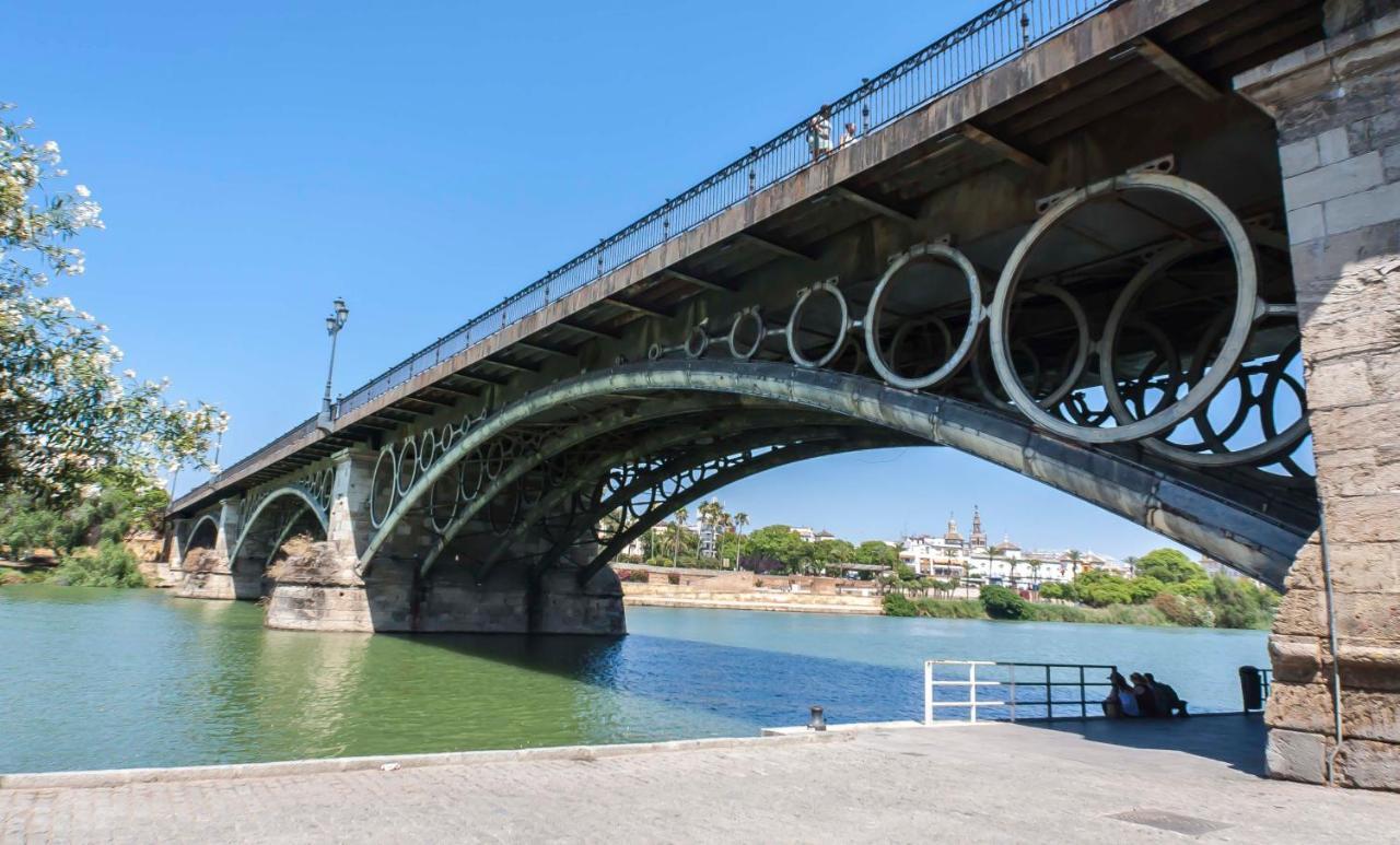 Betis Deluxe Riverside Севілья Екстер'єр фото