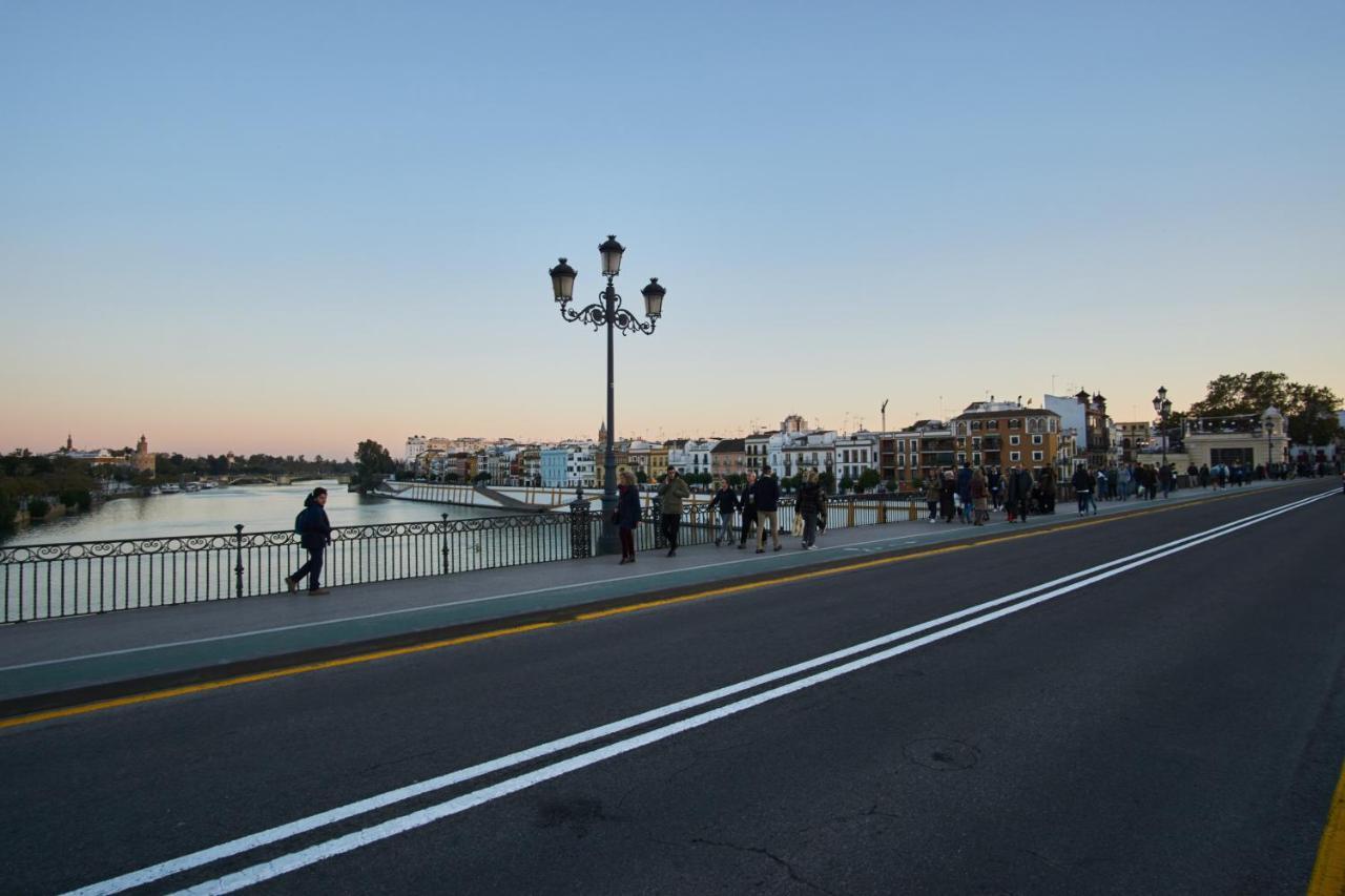 Betis Deluxe Riverside Севілья Екстер'єр фото